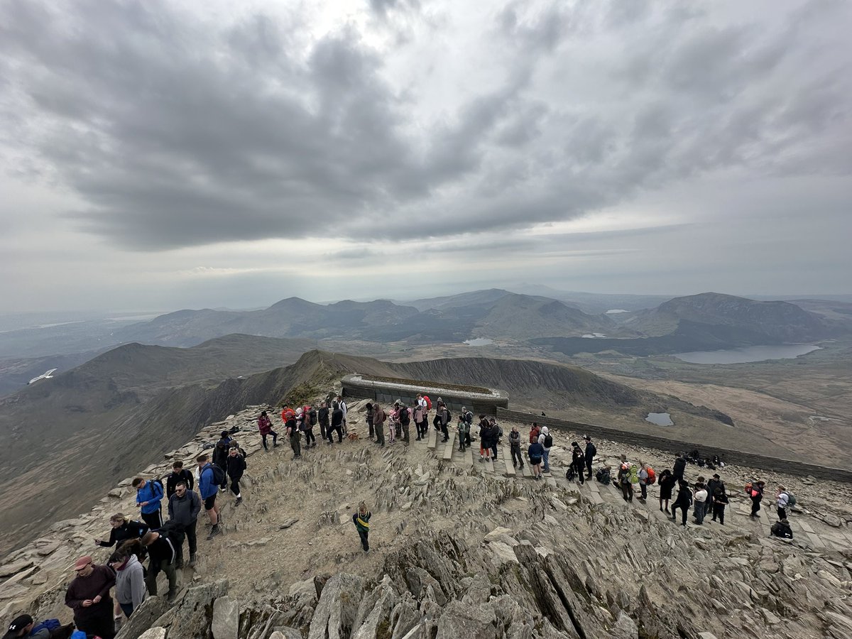 DeniseJack21's tweet photo. Nearly a week back home after a short break in Wales & Iโm still doing stairs sideways๐ญ This is knees in your 50s. #YrWyddfa #Snowdon #ZipWorld #GettingOld #Knees #AlwaysTalkingAboutKnees https://t.co/CtyuiCaqdM