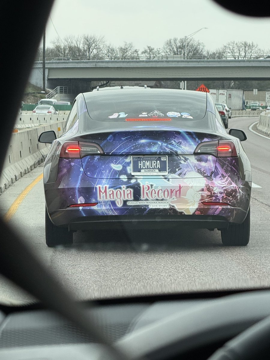 vundabars's tweet image. my friend just drove next to this car for 30 minutes