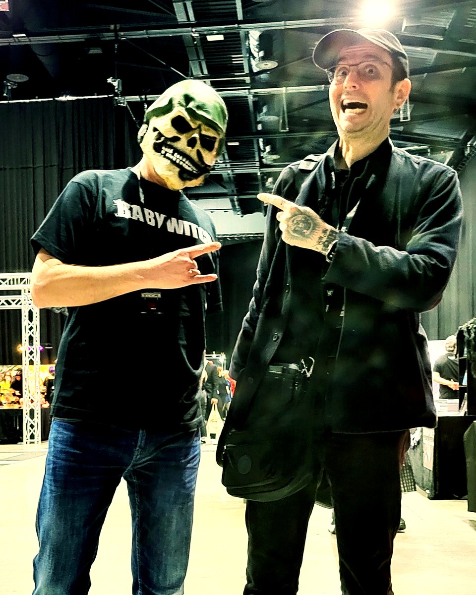 LennoxLethe's tweet photo. Heute Madenflüsterer #DrMarkBenecke auf der #HorrorConGermany getroffen. https://t.co/GAqLCDxeOA