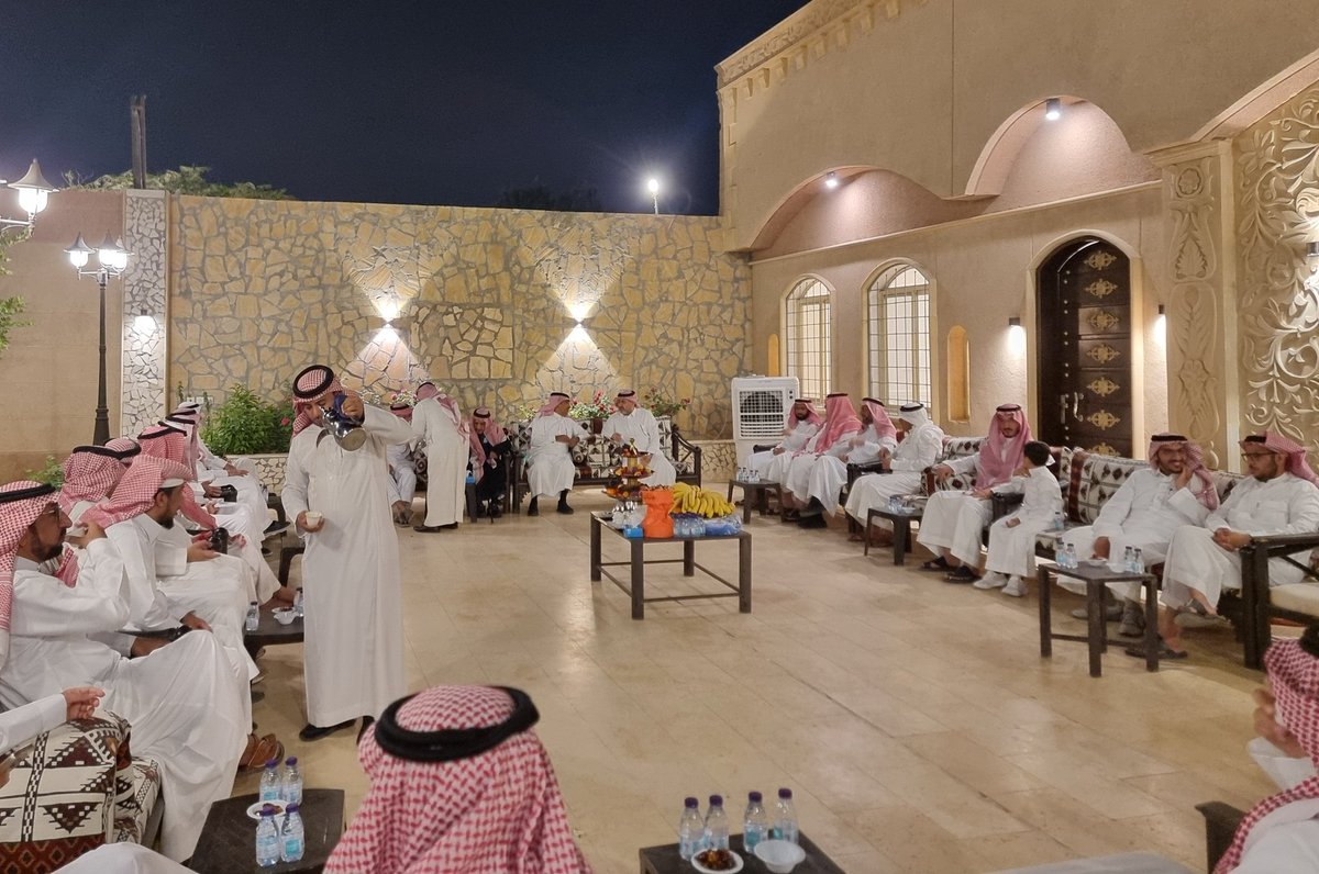 alharganksa's tweet photo. اجتمعت أسرتنا في لقائها الدوري بتاريخ ٢٠ شوال ١٤٤٦هـ، باستراحة خاصة شمال شرق الرياض، بتنظيم لجنة من شباب الأسرة،
وشهد الاجتماع إقبالاً من أفراد الأسرة رجالاً ونساءً، كباراً وصغاراً
مثمنين كل الإسهامات والجهود المبذولة لاجتماع الأسرة وترابطها
أدام الله على أسرتنا الألفة والمحبة https://t.co/IuwdTr2NLp