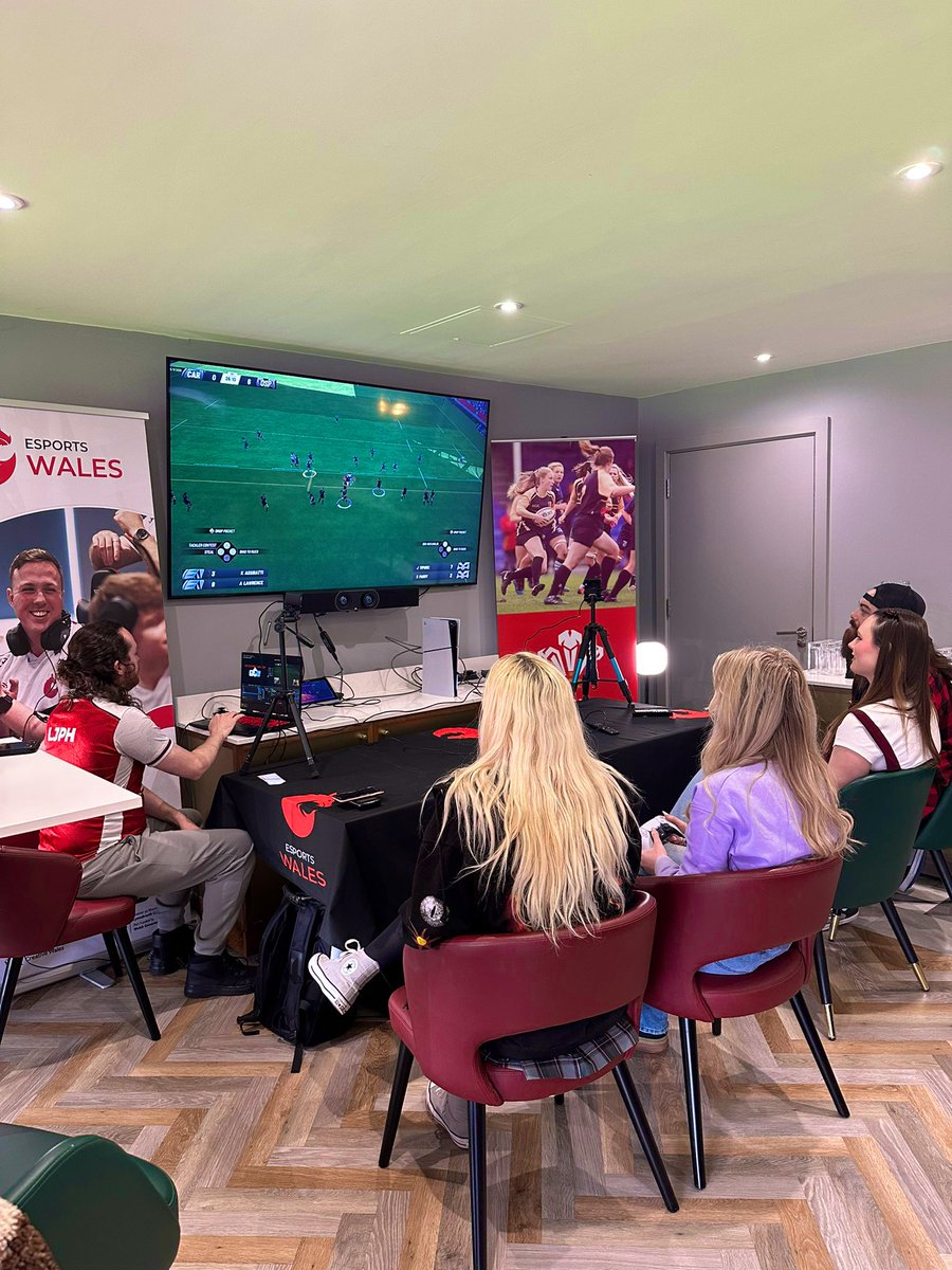 chlooeeeexo's tweet photo. Had such a good day at the rugby today! Played some Rugby 2025, chatted content, watched the game @ospreys vs @Cardiff_Rugby. 🏉 

Met some new faces, caught up with plenty of others, ate pizza &amp; had a blast. 

Thanks @EsportsWales for the invite!��󠁧󠁢󠁷󠁬󠁳󠁿❤️ https://t.co/IrIAHpSHEs
