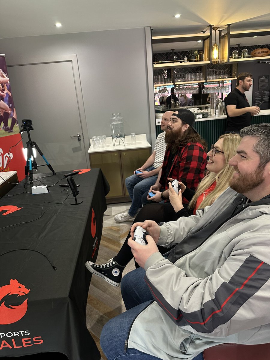 chlooeeeexo's tweet photo. Had such a good day at the rugby today! Played some Rugby 2025, chatted content, watched the game @ospreys vs @Cardiff_Rugby. 🏉 

Met some new faces, caught up with plenty of others, ate pizza &amp; had a blast. 

Thanks @EsportsWales for the invite!��󠁧󠁢󠁷󠁬󠁳󠁿❤️ https://t.co/IrIAHpSHEs