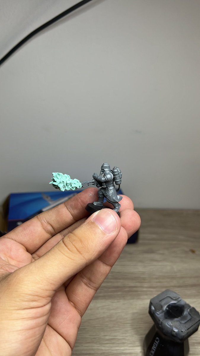 HughElMariscal's tweet photo. Well, hereβs my first ever attempt at sculpting something with green stuff.
I am quite satisfied with how the fire turned out.
But what do you guys think?
#WarhammerCommunity #warhammer40k #DeathKorpsofKrieg #Greenstuff https://t.co/Cz9R9IdvI9