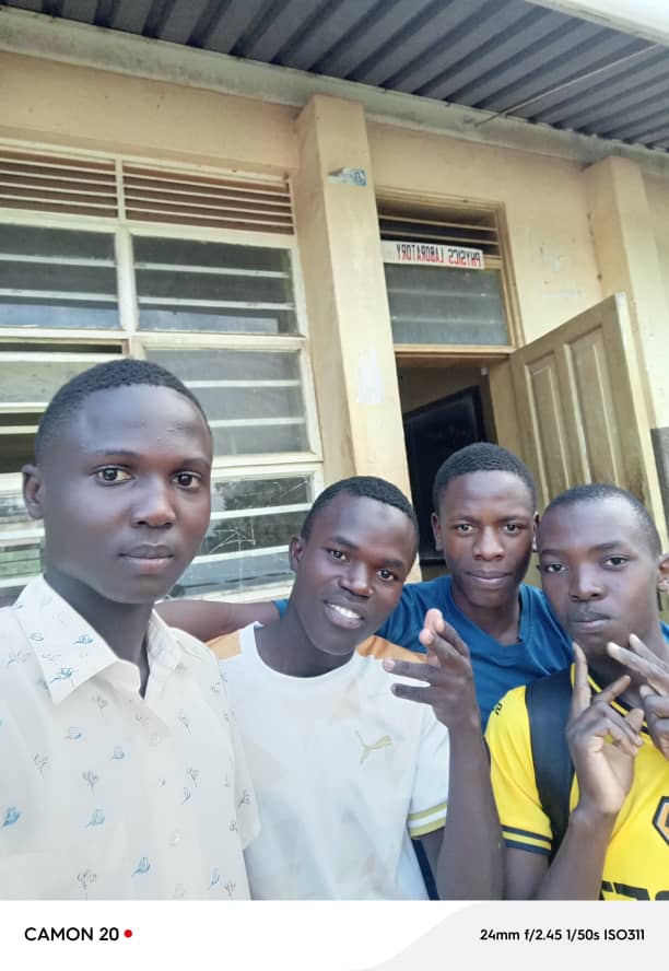 jeypurz's tweet photo. Scientologist at mbulire secondary school.
Big up men. https://t.co/2xkbPSJnAf