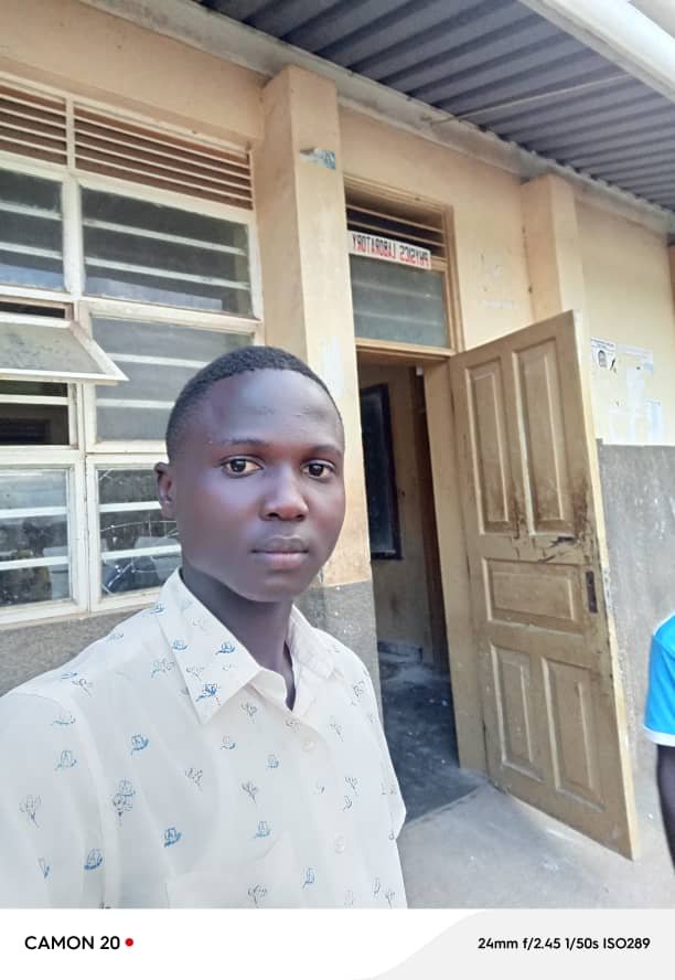 jeypurz's tweet photo. Scientologist at mbulire secondary school.
Big up men. https://t.co/2xkbPSJnAf