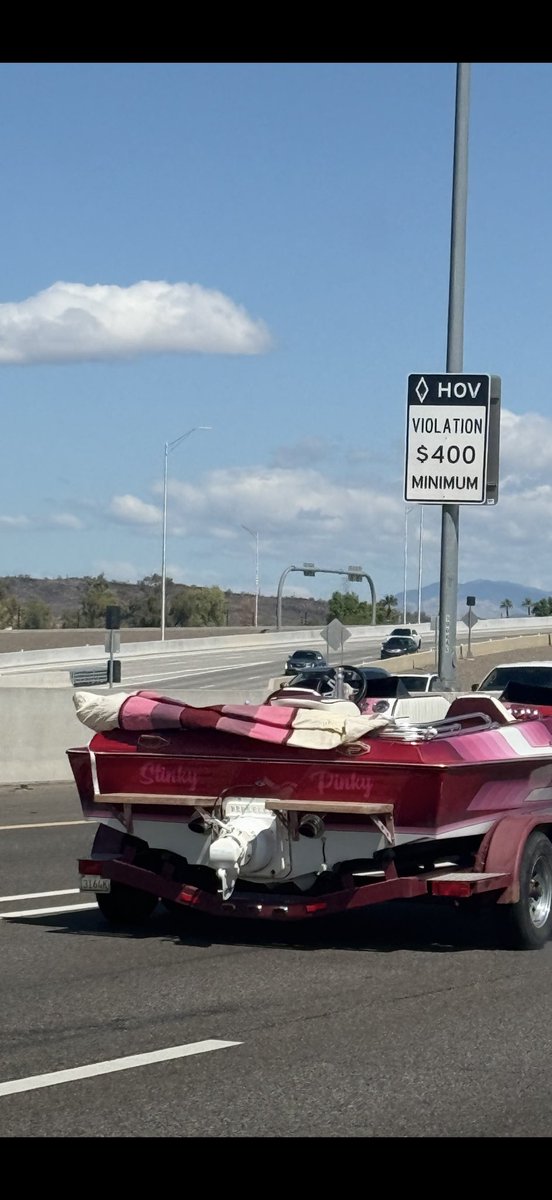 SittinDeadRed's tweet photo. Hey @PowerTripKFAN &amp; @Chris_Hawkey  Looks like @MeatSauce1 moved to Phoenix…sweet boat brother! #StinkyPinky https://t.co/qjQZgjfheK