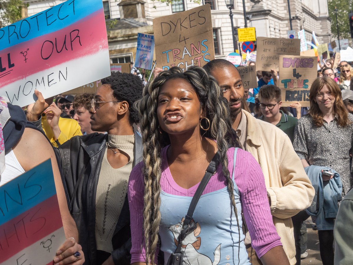 Huge Emergency Trans Rights Protest in Westminster this afternoon, #LwiththeT, 
Many more pictures at facebook.com/media/set/?set…