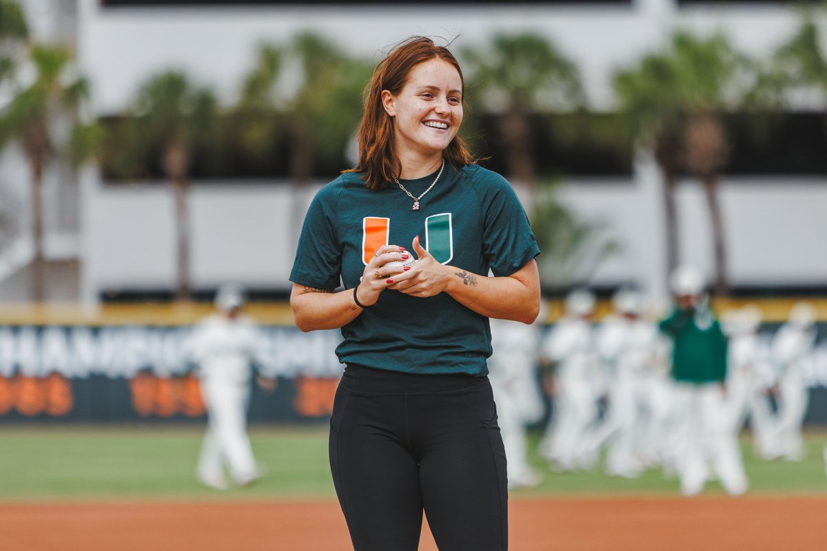 Grateful to have NCAA champ and Olympian Chiara Pellacani throw out this afternoon’s first pitch! 🙌

Fresh off a championship season, Chiara brought her star power from the pool to the mound! ⚾️