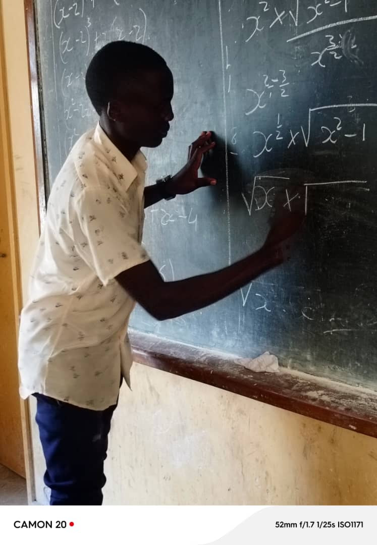 jeypurz's tweet photo. I'm vivid with the day I joined  s 5 at mbulire secondary school bukomansimbi,with self motivate .
Humble prayer from the lord to bless my A -level. https://t.co/mHLitvNAkg