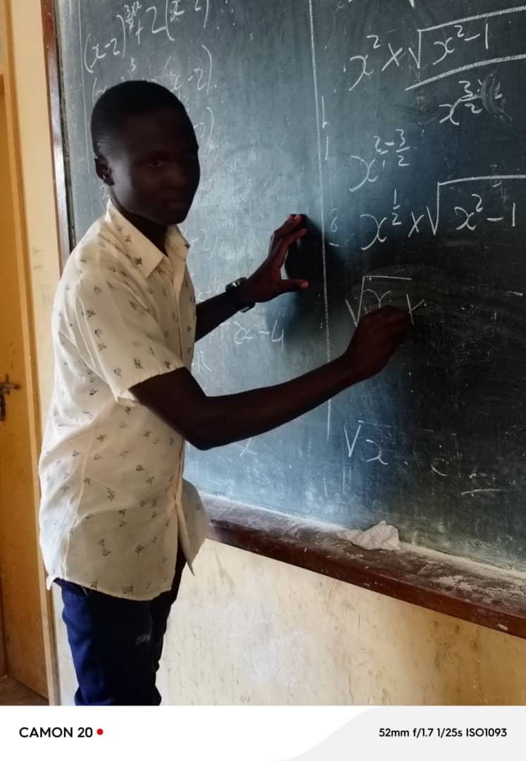 jeypurz's tweet photo. I'm vivid with the day I joined  s 5 at mbulire secondary school bukomansimbi,with self motivate .
Humble prayer from the lord to bless my A -level. https://t.co/mHLitvNAkg