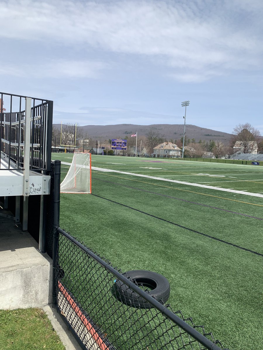jonathanjkim10's tweet photo. Had a great time on @WilliamsEphsFB campus yesterday, thank you coach @TheManOfWood for showing me around https://t.co/ddDVXFlKvk