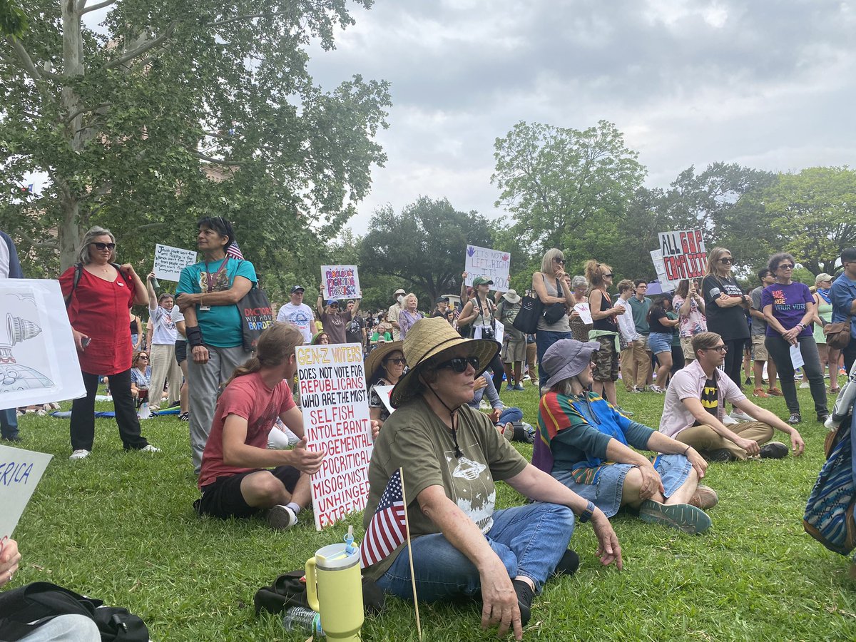 On the anniversary of the ‘shot heard round the world’ a crowd is gathered at the Texas Capitol for a Hands Off Picnic. Organized by 50501, Resist Austin and more, the event has so far featured live music, speakers and chants.

More to come <a href="/TSTVNews/">TSTV News</a>