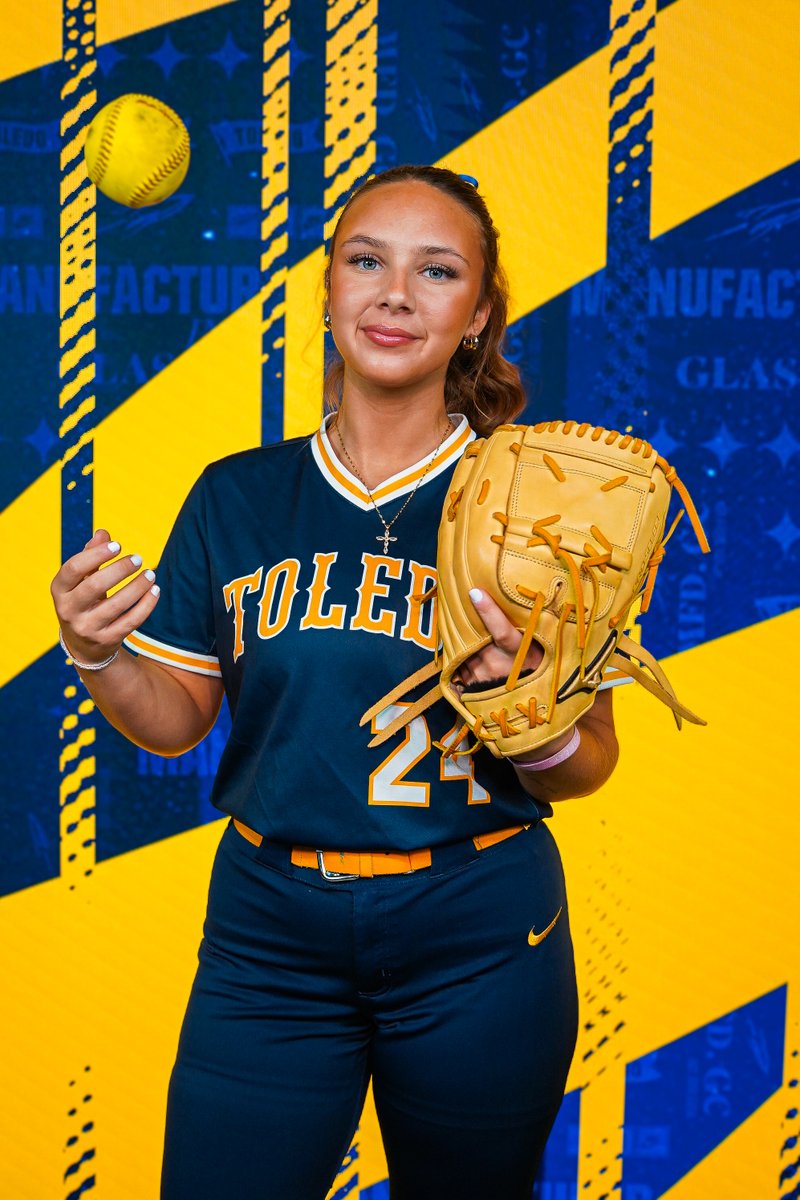 ToledoSoftball's tweet photo. Maddie gets hers!

McKay blasted a two-run shot to left to keep Toledo within four!

T6 | TOL 13, UB 17 https://t.co/1u8Gkw3KZ2