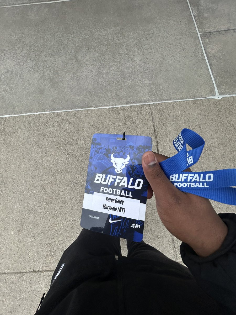kareedaley's tweet photo. Thank you @StenHomme and @UBFootball for the Spring Practice Invite!!! Had a great time experiencing the college campus and meeting some staff! @Pete_Lembo @WesDr8ke https://t.co/NpXllpVBKj