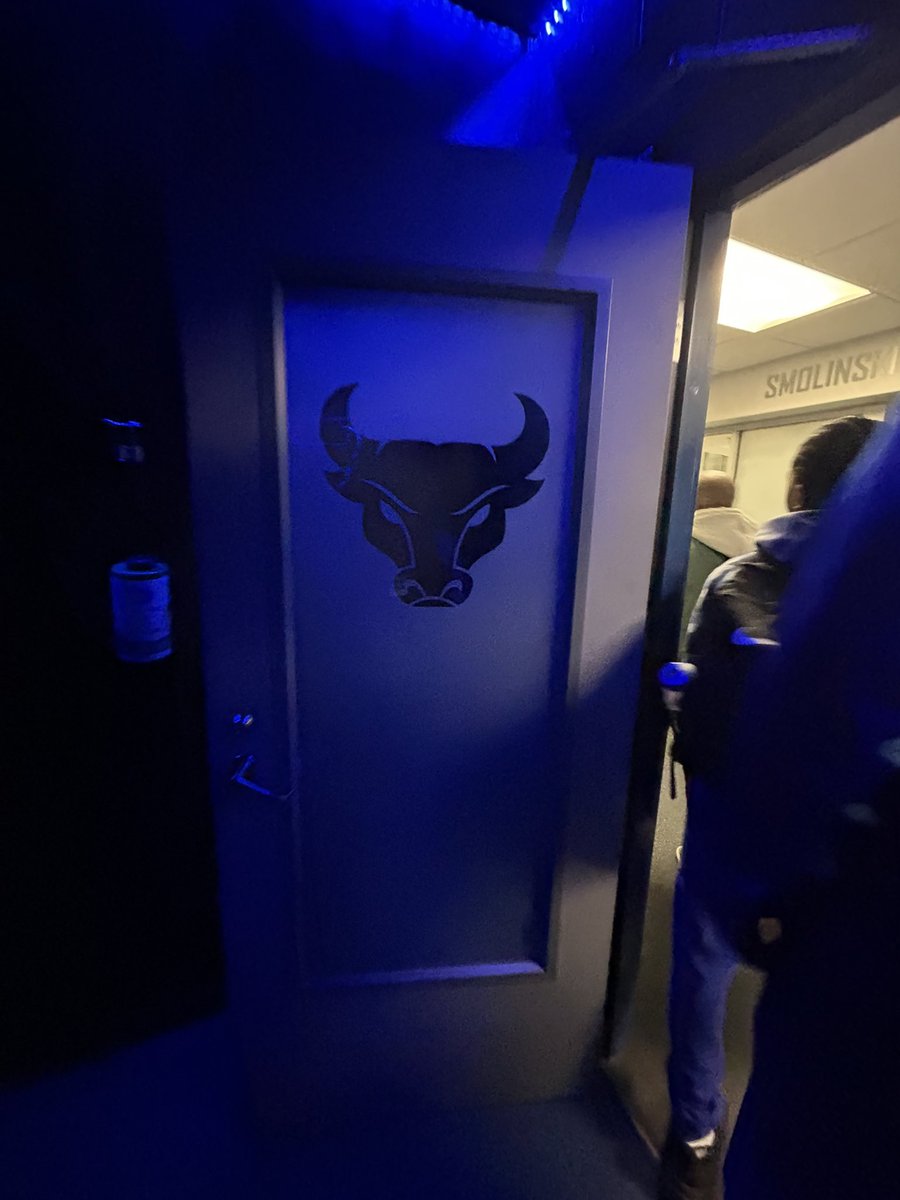 kareedaley's tweet photo. Thank you @StenHomme and @UBFootball for the Spring Practice Invite!!! Had a great time experiencing the college campus and meeting some staff! @Pete_Lembo @WesDr8ke https://t.co/NpXllpVBKj