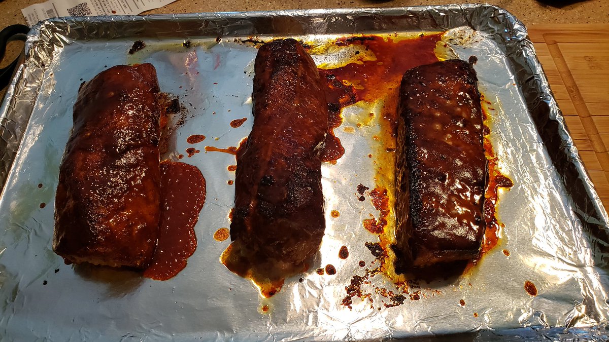 Pssstt. I made BBQ pork loin for lunch this week. Did this in the oven but I'll eventually get a grill/smoker. Excited for that as I've never really gotten to cook with either!
