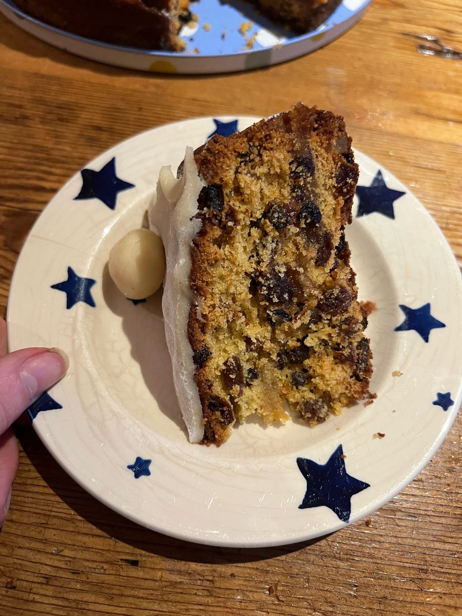 DigChrisMyers's tweet photo. #SimnelCake made wit goose eggs ๐ฅ ๐
#HappyEaster everyone https://t.co/w3xqQKFhW0
