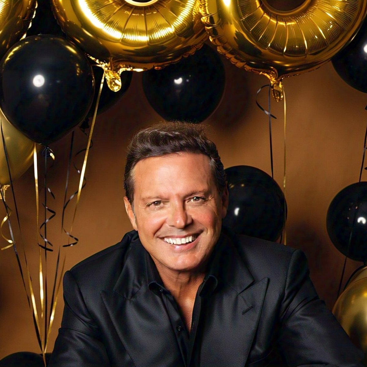 FCSigoSiendoEl's tweet photo. Feliz Cumpleaños Micky 🥳

#LuisMiguel55Años https://t.co/UKm6quDHZN