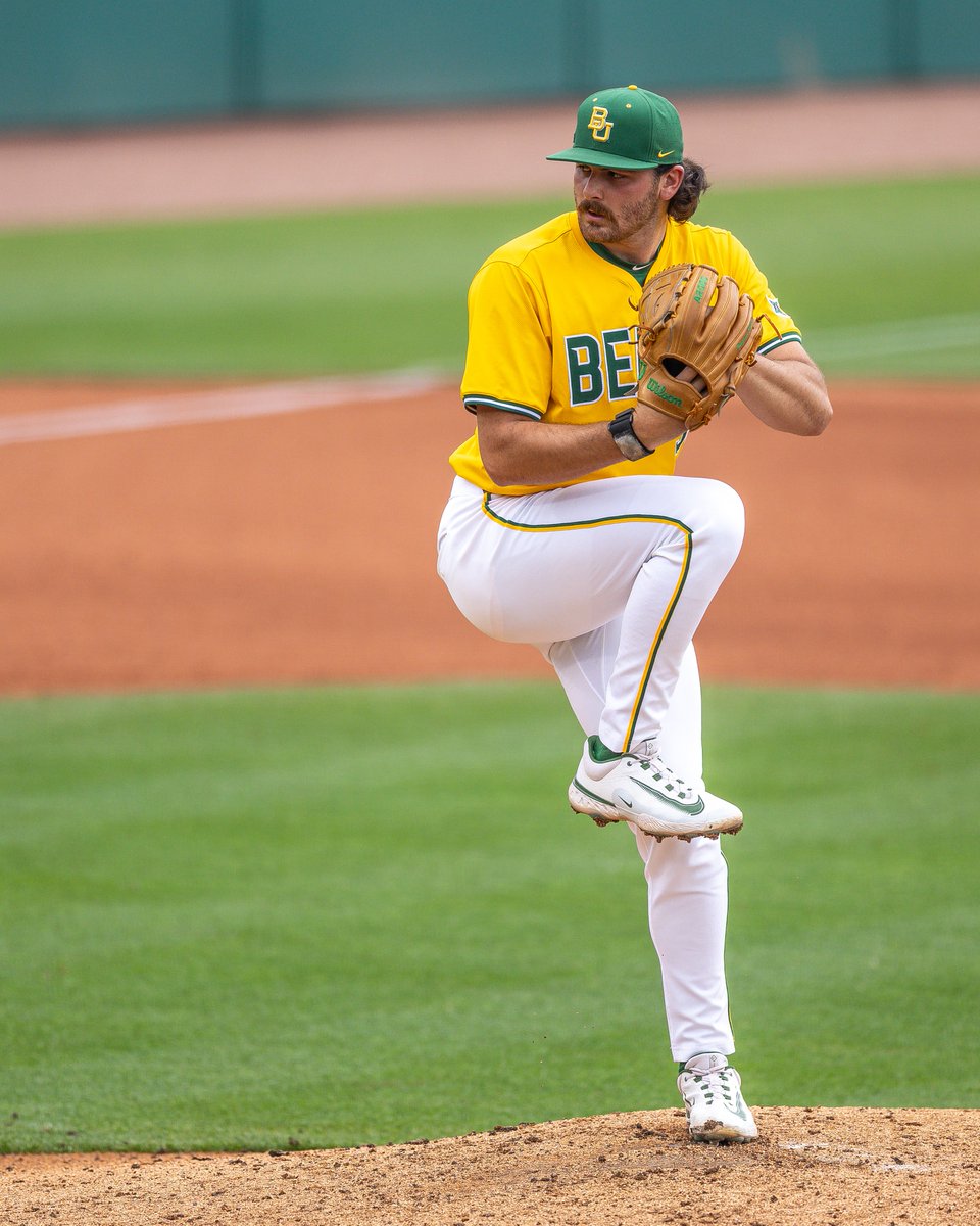BaylorBaseball's tweet photo. Utah breaks up the combined no-hit bid in the top of the 8th, but let's hear it one time for the southpaws! 

6.2 IP / 0 H / 0 R / 2 BB / 5 SO 

#SicEm 🐻⚾️ | #Together https://t.co/pP9qhkARaO
