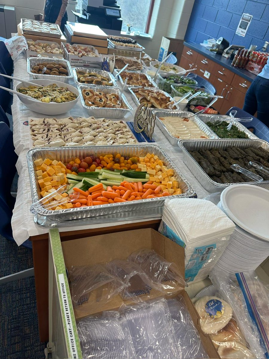DCDSchool's tweet photo. A special thanks goes out to our families who brought in lunches in celebration of Eid for all of our faculty - Lower, Middle, and Upper Schools. Our teachers' bellies were full, and they also felt appreciated. Thank you, families! #DCDSCommunity https://t.co/8nIEPCtUlf