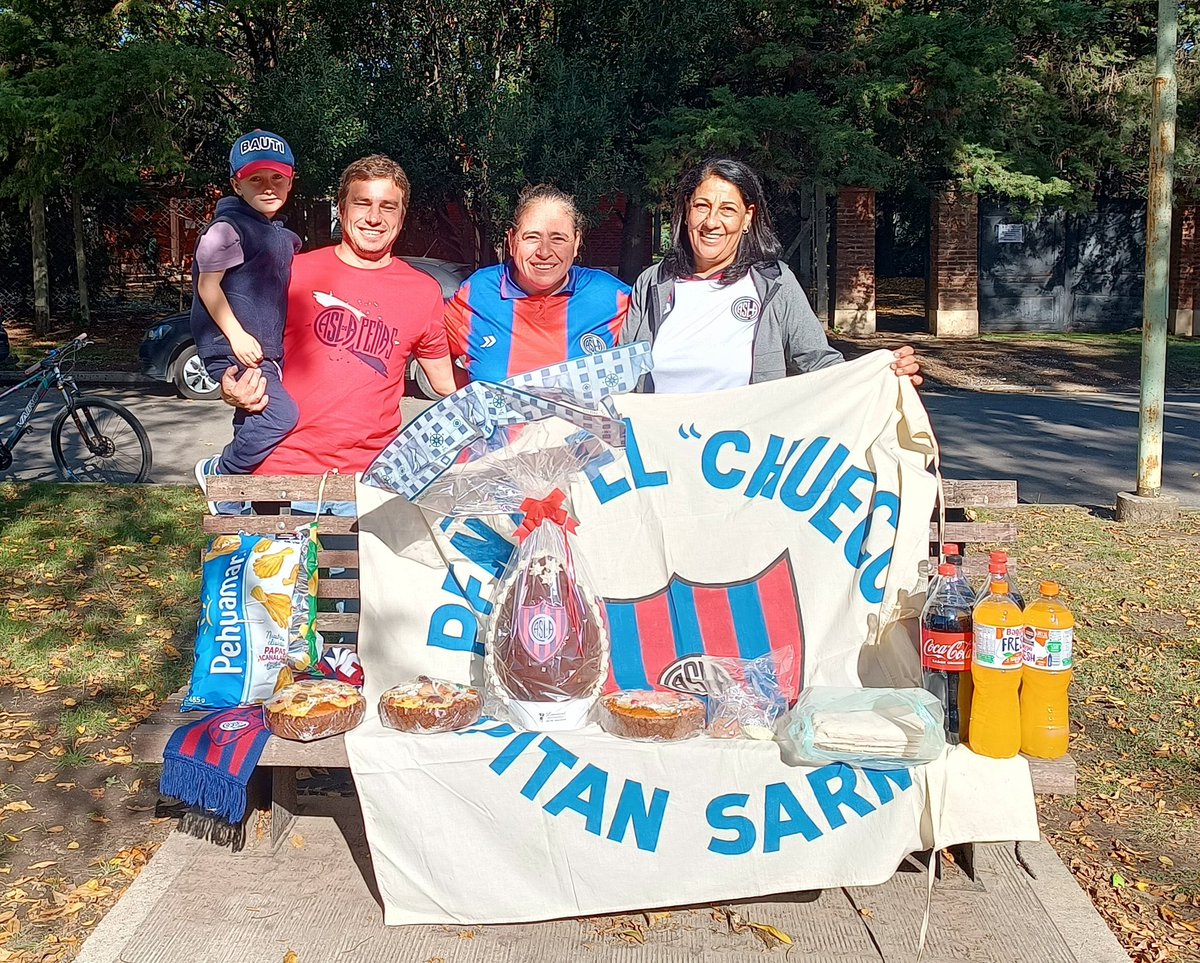Cuervos_CSar's tweet photo. Hoy pasamos por el Hogar a llevarles el huevo azulgrana como todos los años y compartimos un ratito todos juntos. Esperamos que mañana lo disfruten y que tengan unas felices pascuas!

#MasQue90Minutos
#SLFederal https://t.co/MNuTMSOiTK