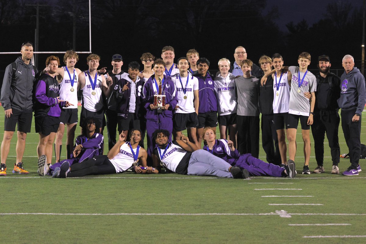 🏆 Huge shoutout to our amazing track team for clinching 1st place at the New Albany relays Thursday night! 🎉 Let's keep the momentum going! 🦉#OwlsWill