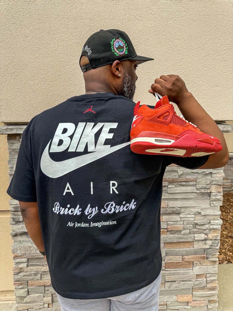 Mr_Miller1's tweet photo. Posed for GREATNESS… ALWAYS!!!
🧱 x 🧱 = 🔥
Powered by @stockx
#MillerApproved
#jordan4 #jordan4s #jumpman23 #nikeair #nigelsylvester #gotitonstockx #stockx #bikeair #nike #itsflive #mjmondays #sneakerphotoaday #kotd #jordan4 @stockx #jordan4retro #stockxculture #unds @jumpman23