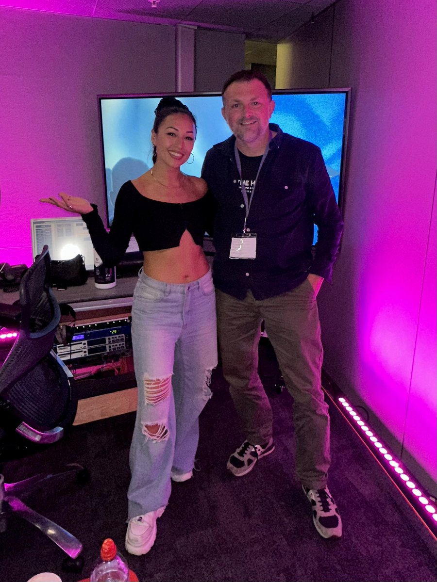 Thanks for joining me on the show Simon chatting all about <a href="/shakehighroad/">SHAKE THE HIGH ROAD</a> !! 

BBC intro London are taking over the stage at the Leytonstone Social with a megaaaa line up, I'll be hosting 🎤 see you there?! 💫