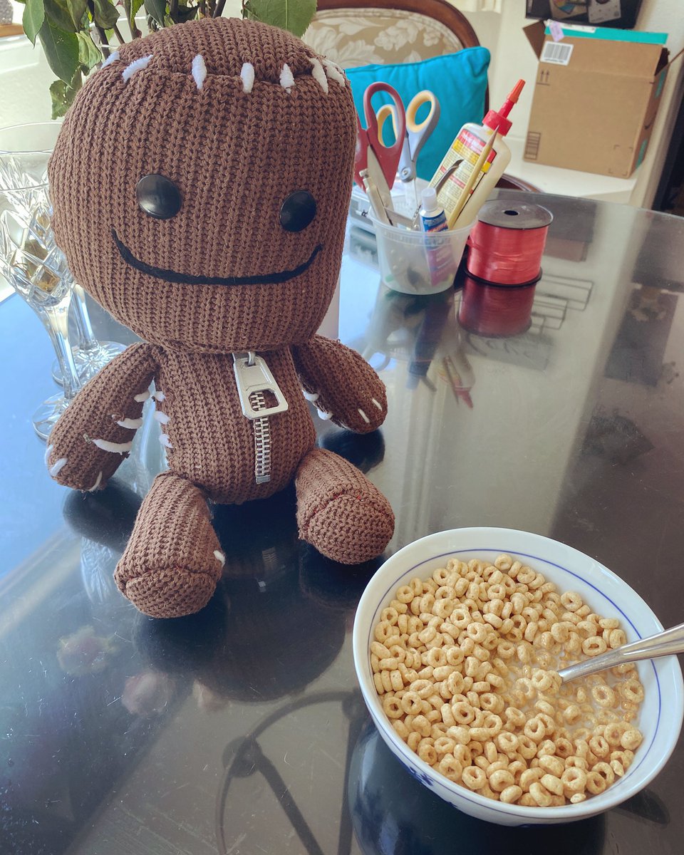 VED__R's tweet image. Today’s Sackboy: i had cereal, he kept me company