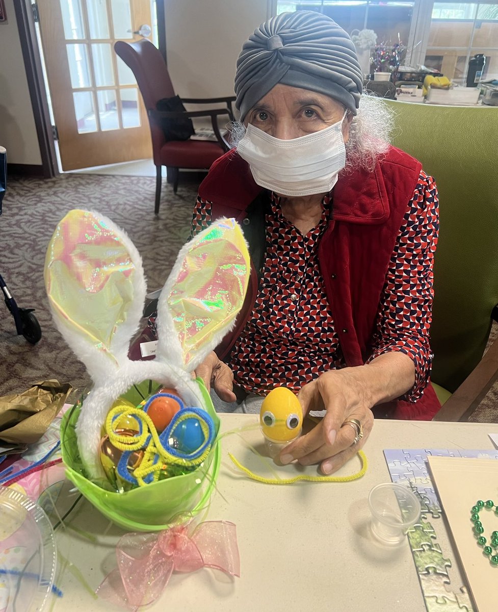 EGG-CELLENT ART BASH♥️Vanderbilt OBGAPS April Community Service with senior residents at the living center💛🌸🌼 #community #OBGAPS #service #easter #communityservice #phdstudents #Nashville 
 #vanderbilt #MNPS #nashvilletn #seniorcare #HappyEaster