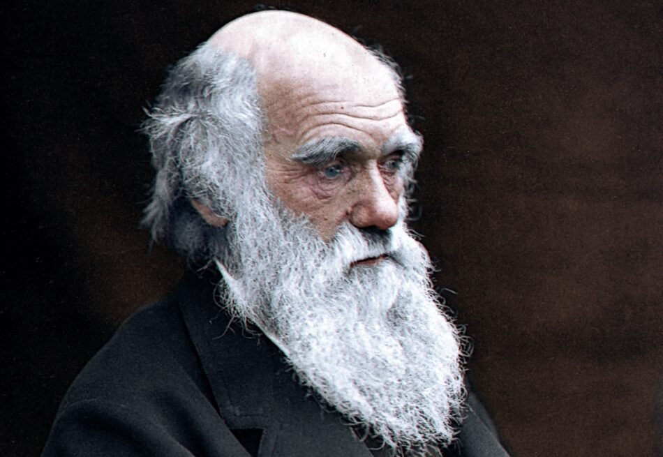 brionesci's tweet photo. "La ignorancia engendra confianza con más frecuencia que el conocimiento: son los que saben poco, no los que saben mucho, los que afirman tan positivamente que tal o cual problema nunca será resuelto por la ciencia."

Charles R. Darwin (12.2.1809 - 19.4.1882) https://t.co/x6YAtJ9WQd