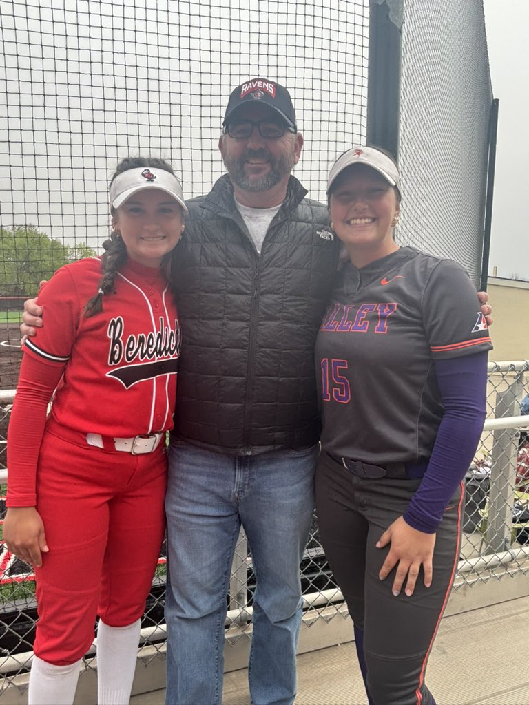 I see some former <a href="/dc_fastpitch/">DC Fastpitch</a> ladies with Coach!