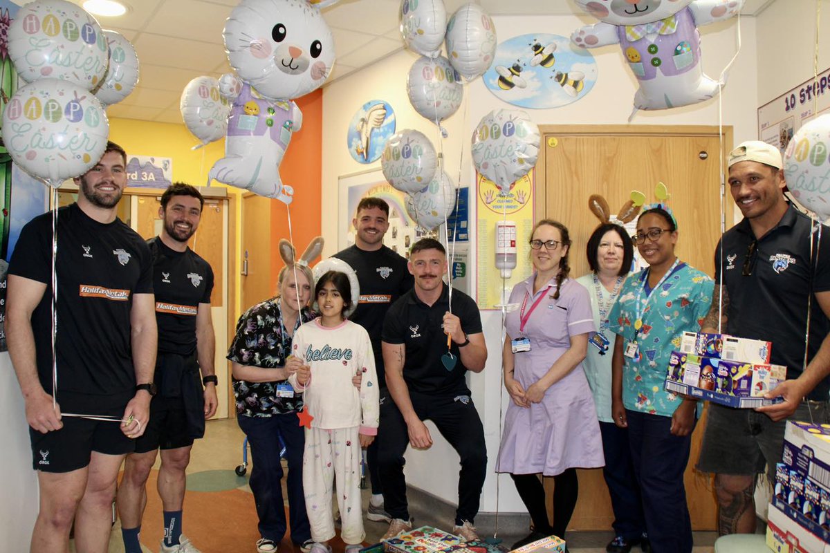 Halifax Panthers πΎ (@halifaxpanthers) on Twitter photo PANTHERS IN THE COMMUNITY π΅βͺπΎ Members of our first team made a special visit to the Calderdale Royal Hospital Childrenβs Ward with <a href="/hxpfoundation/">Halifax Panthers Foundation</a> on Thursday afternoon, delivering Easter eggs and toys to bring a little extra joy to young patients and their families.
A huge PANTHERS IN THE COMMUNITY π΅βͺπΎ Members of our first team made a special visit to the Calderdale Royal Hospital Childrenβs Ward with <a href="/hxpfoundation/">Halifax Panthers Foundation</a> on Thursday afternoon, delivering Easter eggs and toys to bring a little extra joy to young patients and their families.
A huge