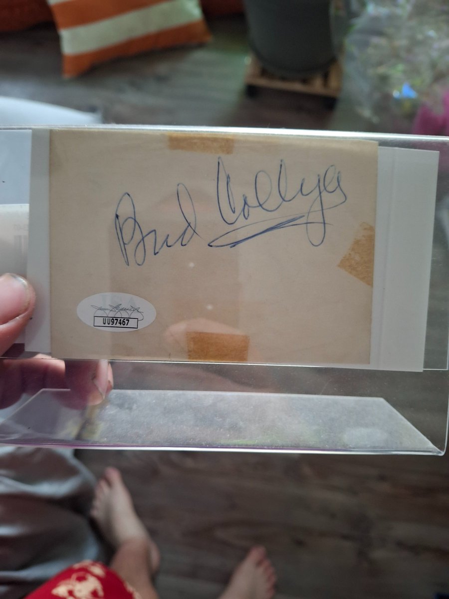 NRay94's tweet photo. @JamesGunn @DCOfficial 
First superman actor's autograph https://t.co/cNlKGIsBvH