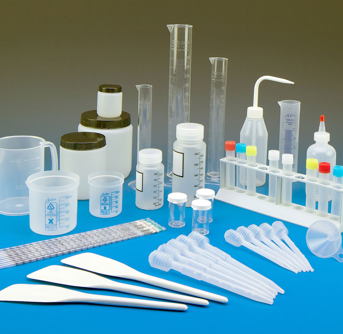 Whyzeenigeria's tweet image. Equip your lab with Whyzee Nigeria Limited! Top-quality glass, plastic &amp;amp; ceramic labware. Nationwide delivery! Contact: info@whyzee.com.ng or 08035514153/07042686855. 
 #labware #science #Nigeria