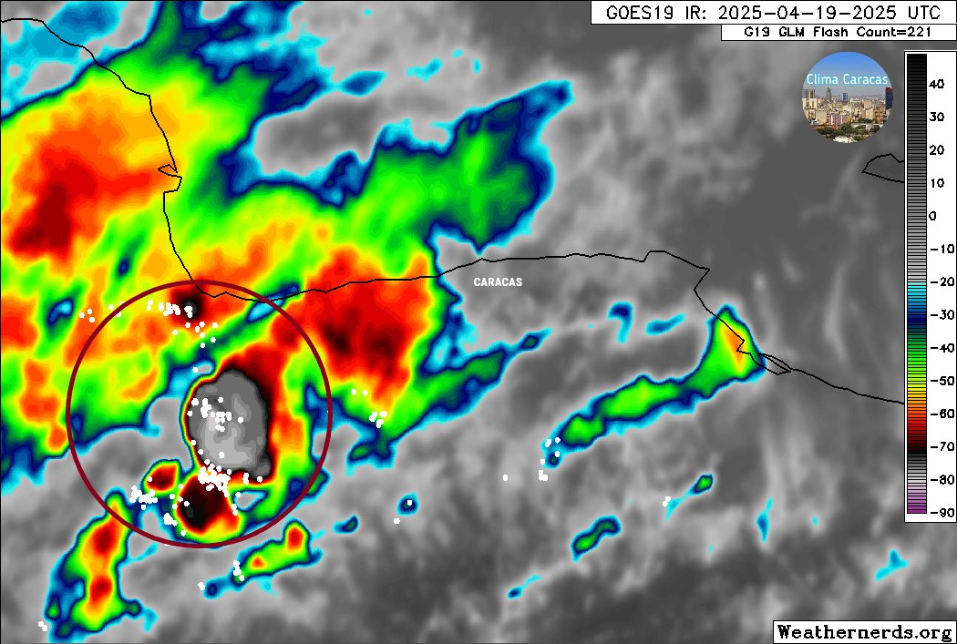 meteoccs's tweet photo. #19Abr | 16:42 HLV | #Caracas 27°C ☁️
⚠️PENDIENTES⚠️ A esta hora continua el fuerte desarrollo de lluvias de carácter tormentoso al suroeste-noroeste de Carabobo y noreste de Cojedes. Muy nubado sobre buena parte al norte de Aragua con lluvias de variada intensidad. Zonas al ... https://t.co/mL1Hwmfr6o