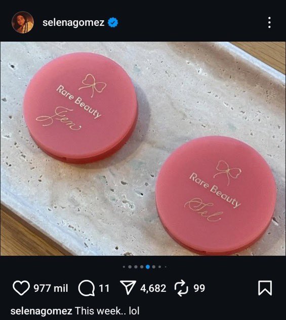 flatline_xx's tweet photo. is this not copying?? same exact design?? if it was the other way around, it would’ve made headlines by now 😭 https://t.co/6y5H6glmpd