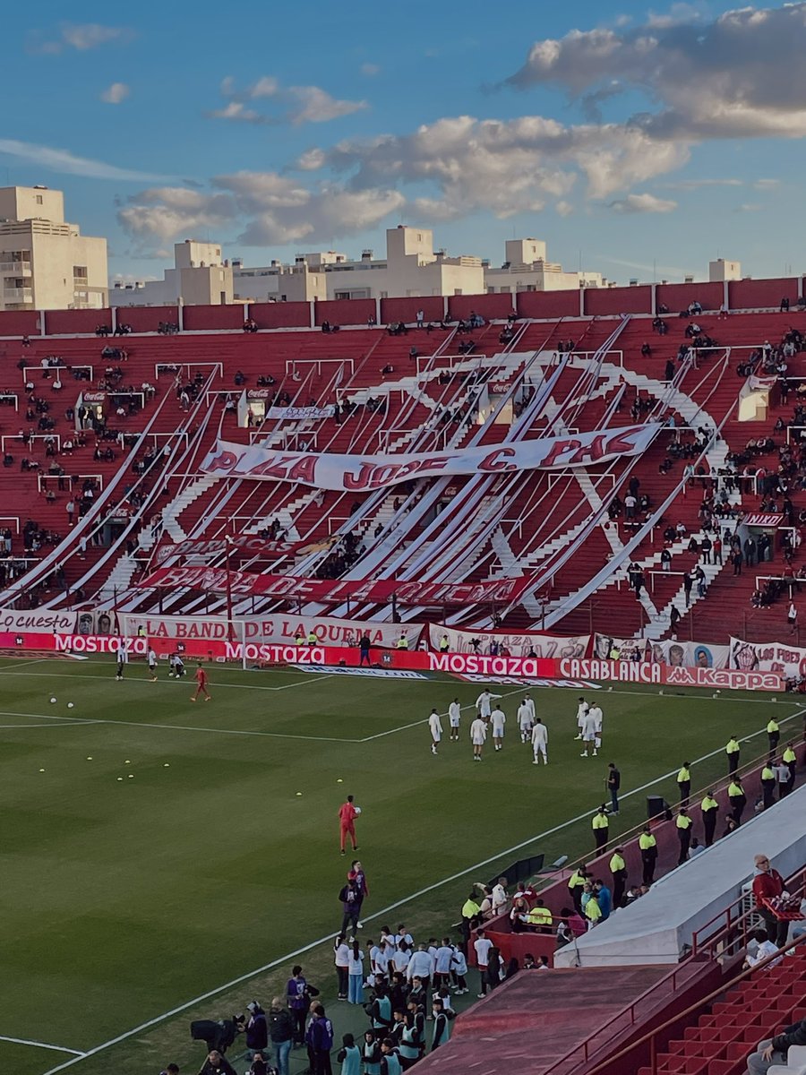 Vuelve la fiesta a las tribunas de #Huracan 🎈

➡️Habían sido suspendidos por 3 fechas luego de los incidentes en el clásico ante San Lorenzo.