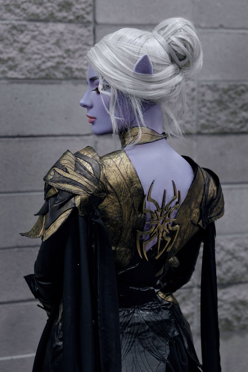 Mother has arrived wearing her royal gown.
Bg3 Lolth dress mod when.