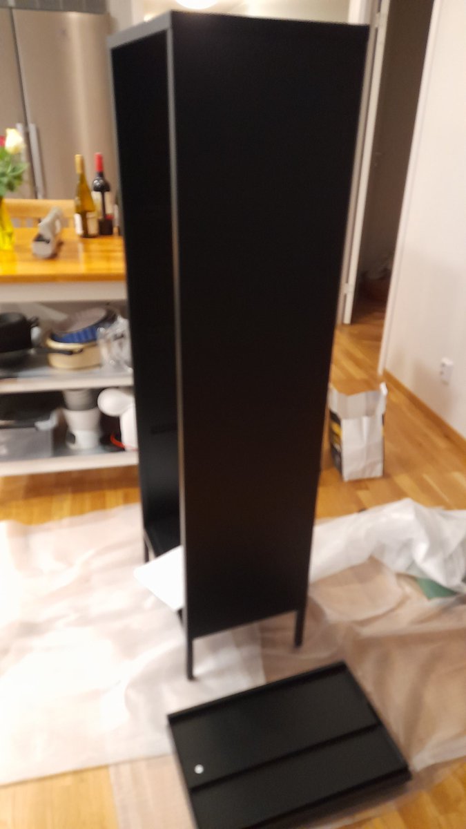 SwedishGamester's tweet photo. Mom bought a #MetalCabinet yesterday at #TheMall. It weighs 26 kg so wasn't easy to carry it from the car to her #NewApartment. Started assemble it right away, but since it's #PieceOfCrap I couldn't get it done so continued today. Still not done though so gonna finish tomorrow!😫 https://t.co/w3WRVyEdiM