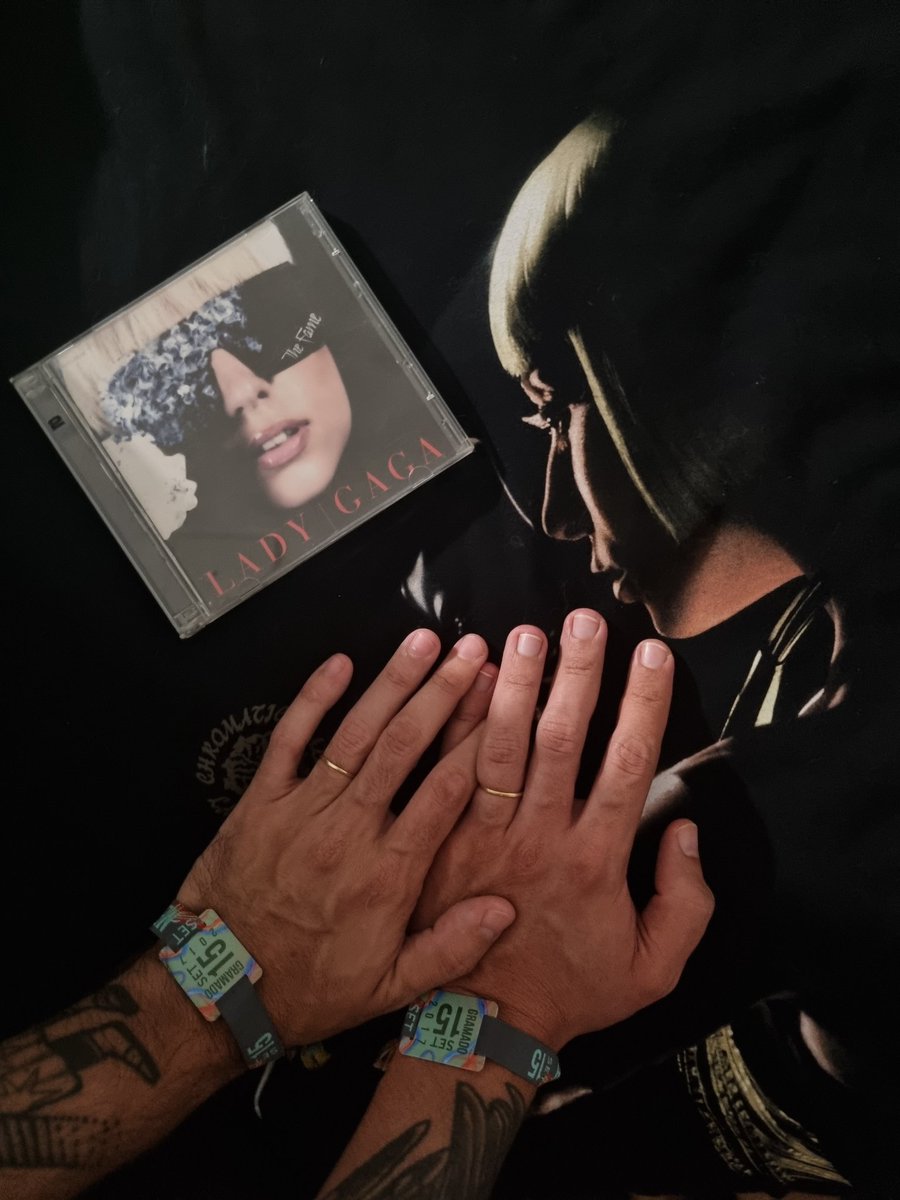 1rodrigosouza1's tweet photo. @iamgrinthal @cea_brasil A Gaga nos uniu, né @daviddeazevedo? Ela foi assunto do nosso 1° encontro. Em 2012, não fomos ao show e ele me prometeu ir no próximo. Em 2017, fomos ao Rio, mas ela não. Em 2019, ela foi a música do nosso casamento. Juntos há 13 anos, queremos realizar esse sonho, @cea_brasil https://t.co/6kqo1kiw78