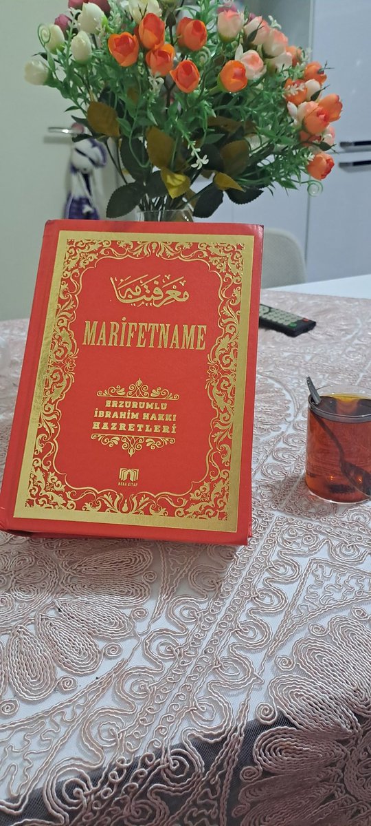 Biraz ilim biraz bilim fena olmayacak iyi geceler 

#ilim #bilim #fotoğraf #istanbul #insanlık