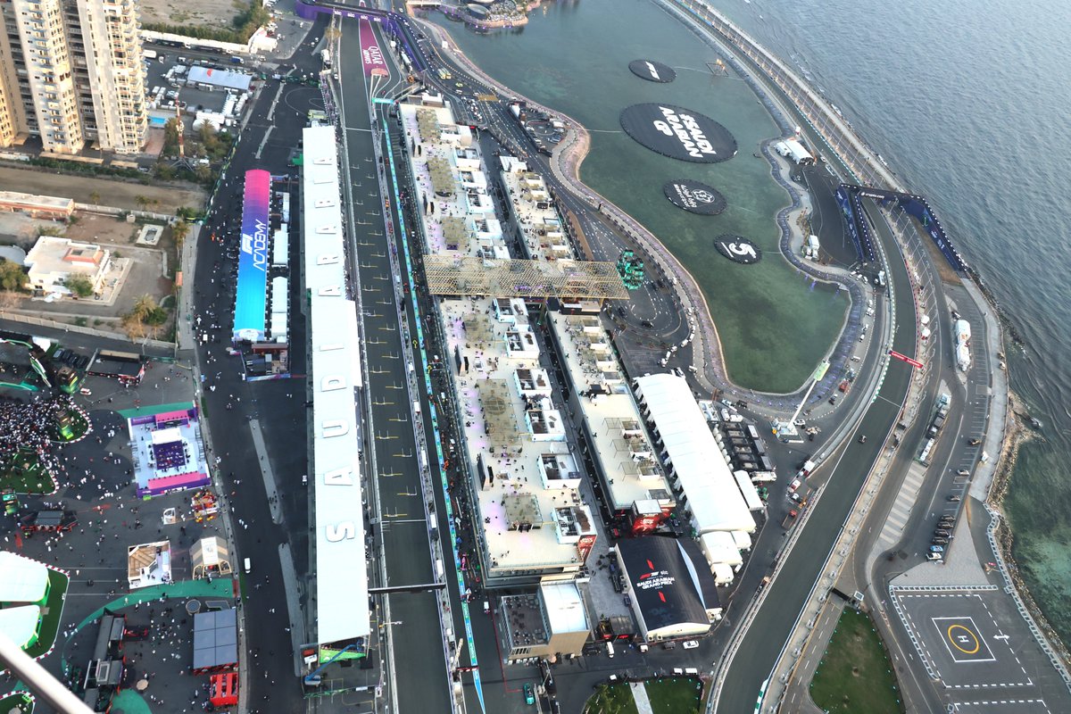 F1's tweet photo. It's RACE DAY! 💪

The scene is set for Sunday in Saudi Arabia 👊 

#F1 #SaudiArabianGP https://t.co/t3McxCSDnw
