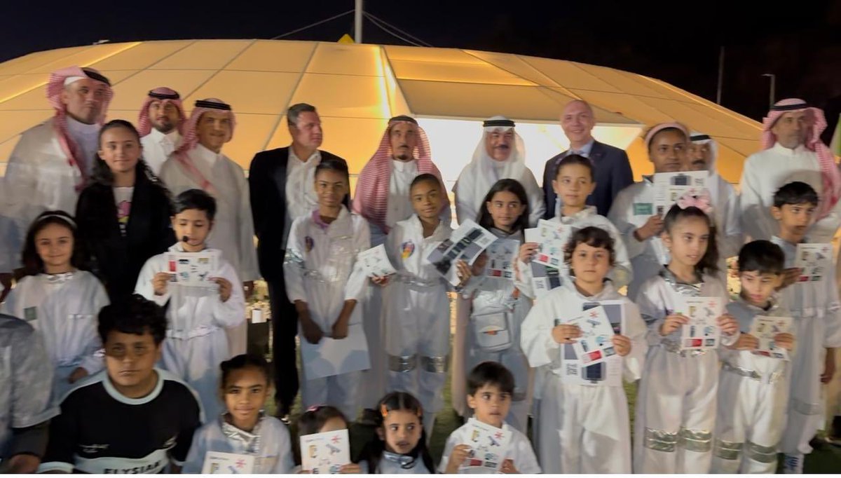 hz1sar's tweet photo. استقبل سمو رئيس الجمعية السعودية لهواة اللاسلكي الامير بدر بن فهد الفيصل ، وفدا رفيع المستوى من شركة #Sputnix واحدة من اولى الشركات المختصة ببناء الاقمار الصناعية بروسيا وذلك في مقر منارة الرياض الفضائية في العاصمة الرياض ، وبعد ذلك تم زيارة مقر منارة حائل الفضائية بمنتزه مشار بحائل في اليوم التالي للاطلاع على اكبر تلسكوب راديوي في الشرق الاوسط ، والاطلاع على المحطة الارضية لاستقبال ترددات الاقمار الصناعية .