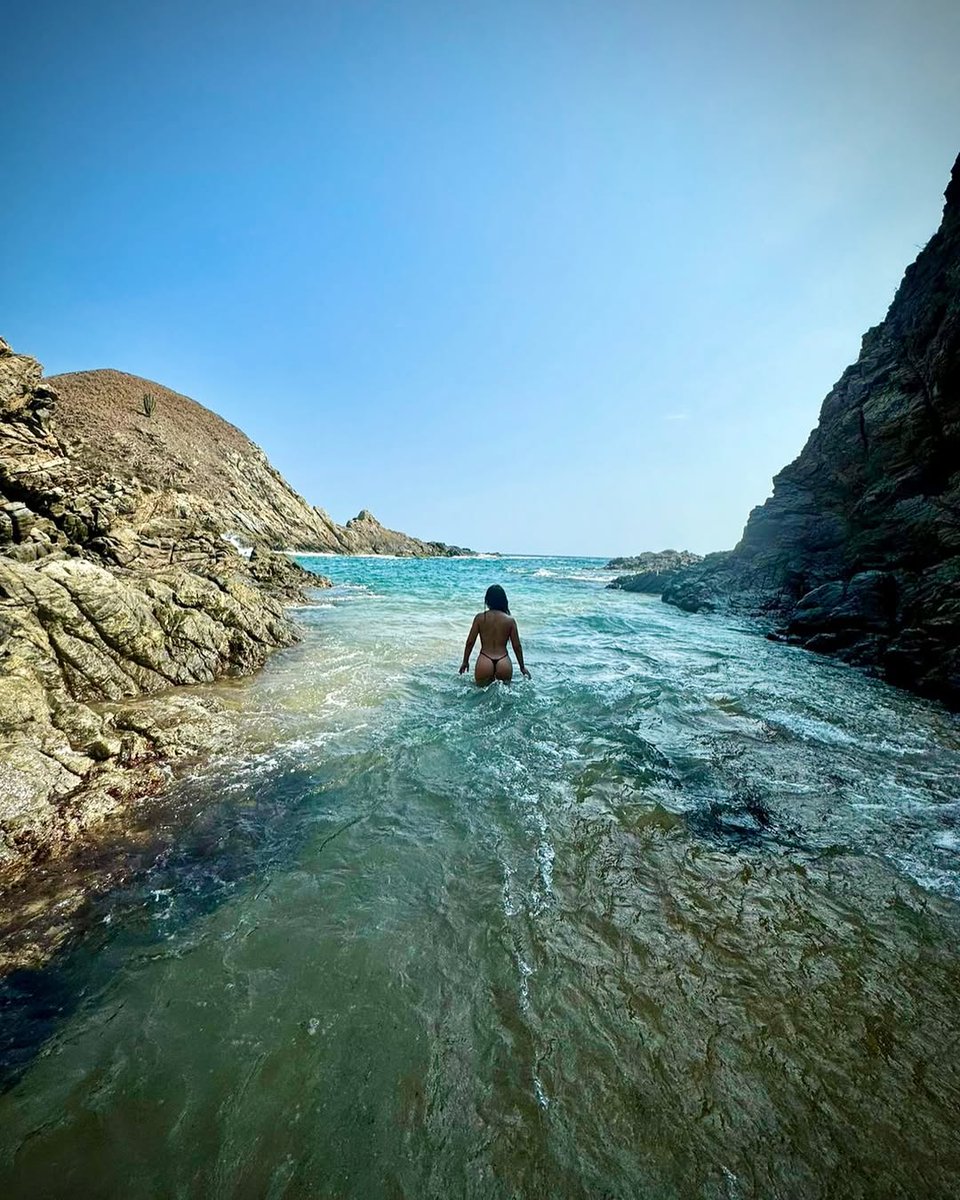 Visita_Zipolite's tweet photo. #Repost del día 🎖️
⚠️ Foto no actual
👤• laura_g_santin
🔄️“Echados al sol, sin tu bañador” 🎶🏝️❤️
#beach #beachlife #beachbody #beachvibes #beachday #beachlover #zipo #zipolite #zipolitebeach💙 #mazunte #playa #travelphotography #beachphotography #oaxaca #oaxaca_bonito https://t.co/BHxUjjbG1F