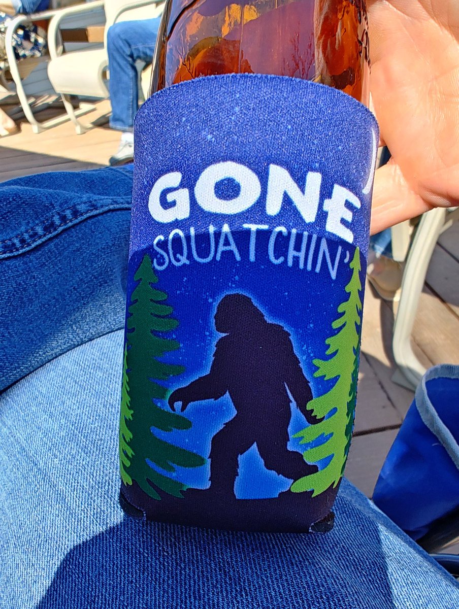lilbluesquatch's tweet photo. Day drinking in the sun! #deckbeers 🙌 https://t.co/QwIzZDR0nd