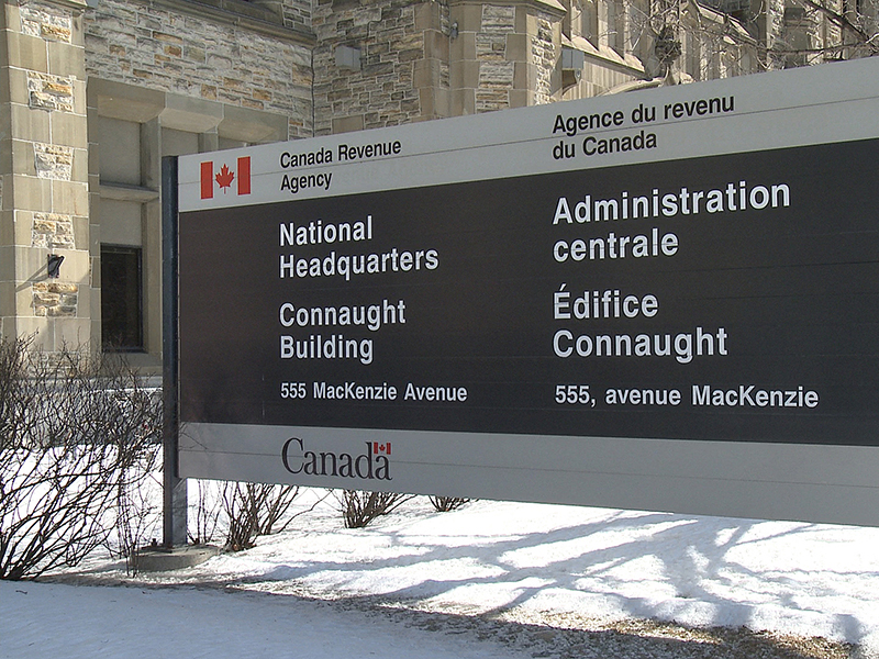 Counter99's tweet photo. 🚨 Tax-filing season is turning "rough" due to uploading errors and duplicate slips! The CRA is addressing these issues but here's what you need to know as the deadline approaches. 🧵 https://t.co/bGh2Y5FWr0 #taxes #accounting #bookkeeping #Ottawa #ClarenceRockland #CPA #Crypto https://t.co/WVmLJLpjG8