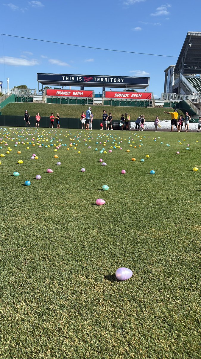 John_Martin_MM's tweet photo. How great is Easter Egg Hunt on the field before tonight’s @mightymussels game! https://t.co/cU0SiCRhjK