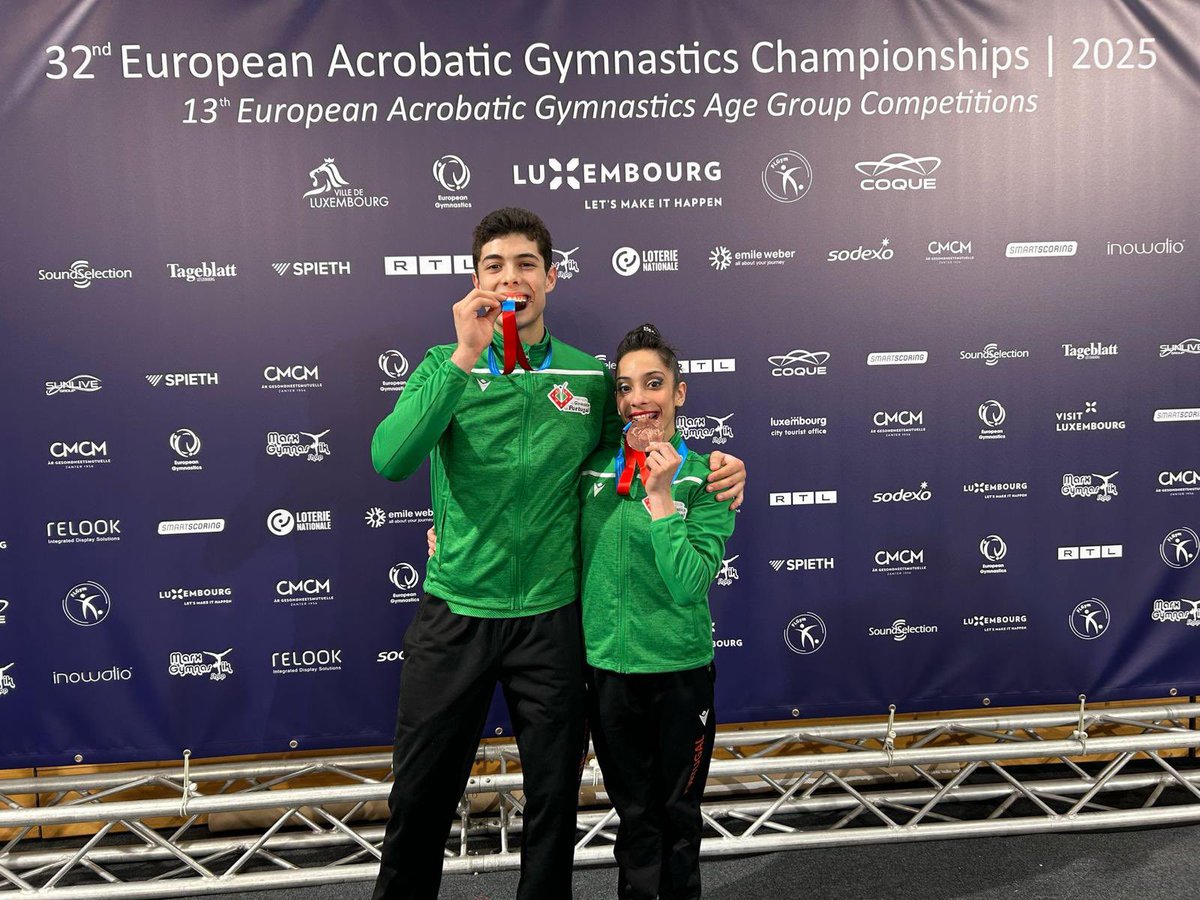 SCPModalidades's tweet photo. Vários Leões da #GinásticaSCP no pódio no Campeonato da Europa de Acrobática All Around 🤩

▪️ Duas medalhas de ouro 🥇 para o trio Alícia Santos, Leonor Carreira e Ema Fernandes.
▪️ Medalha de bronze 🥉 para a dupla Lara Fernandes e Guilherme Henriques. https://t.co/WHhMkFCh8W