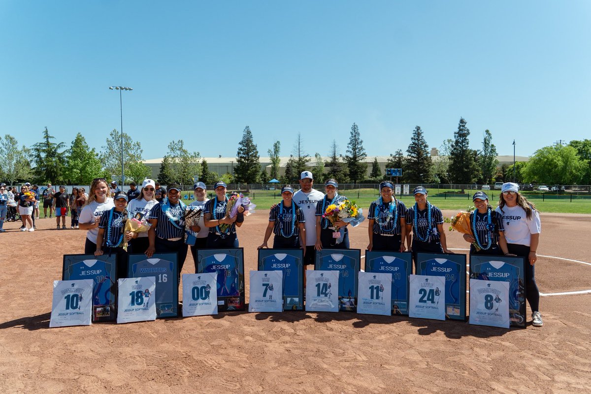 WE 💙 OUR SENIORS!